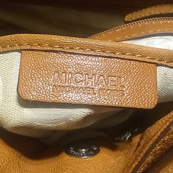 Michael Kors purse - Picture 7 of 8